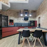 Elegante Moderna Con Parking By * Boiro